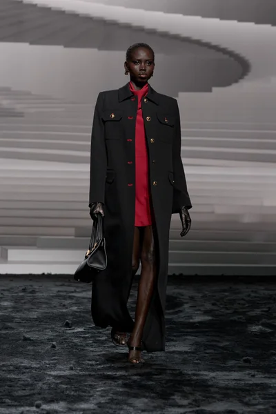 Look 11